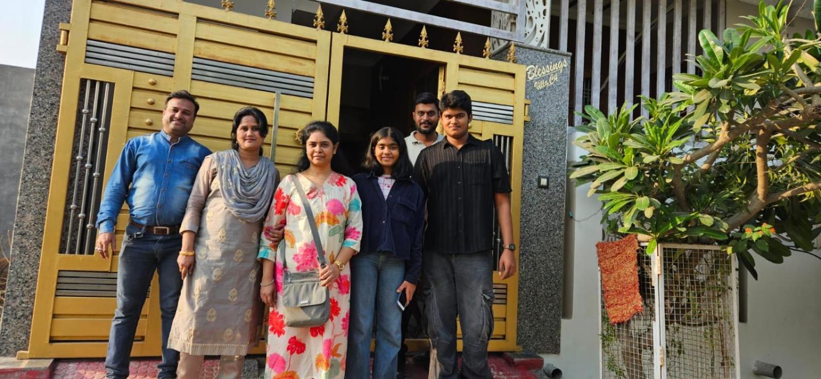Blessing'S Home Stay 4 Bedroom Luxury Villa Lucknow Buitenkant foto